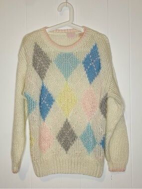 Vintage Cream Argyle Sweater with Pastel Diamonds